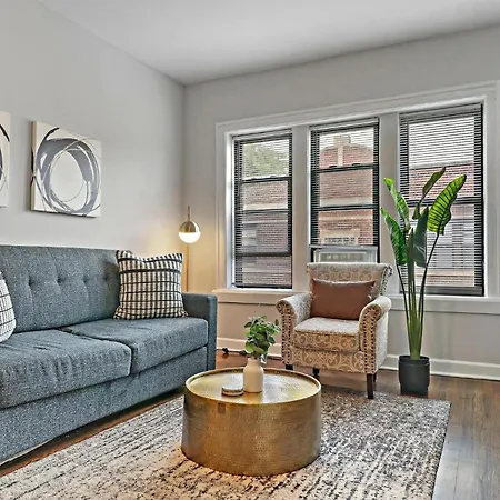 2Br Lively & Chic Apartment Close To Shops - Touhy 3S